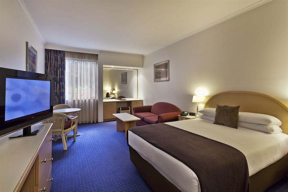 Quality Hotel Manor Mitcham Exterior foto